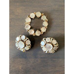 Vintage Mother of Pearl Brooch and Clip on Earrings Set